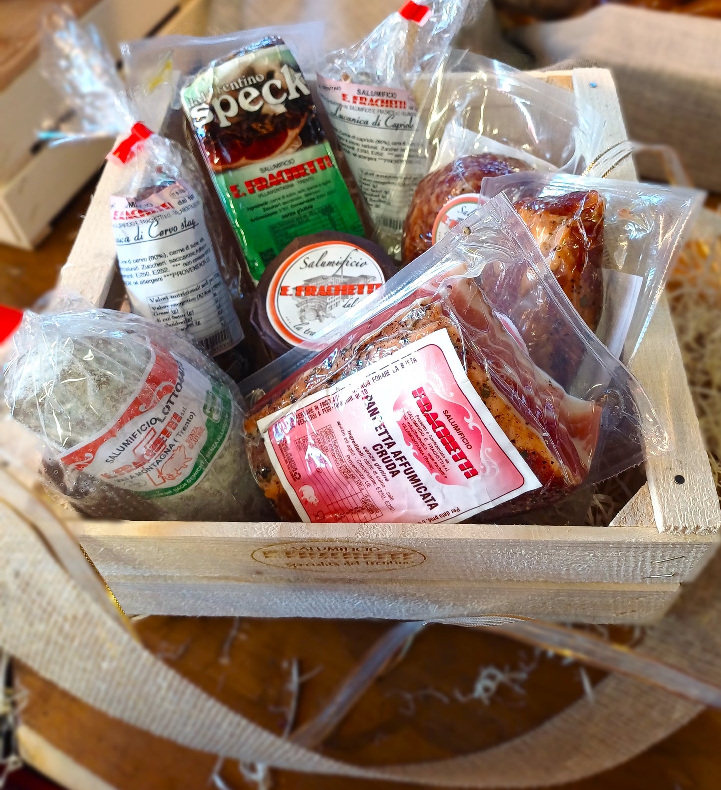 CESTO REGALO CASSETTA 8 prodotti